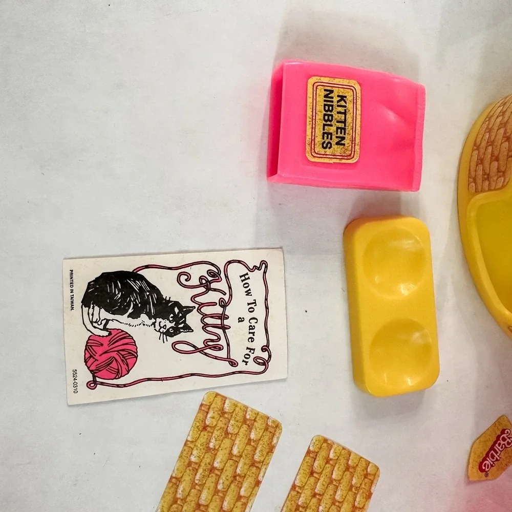 Vintage 1982 Mattel Barbie Doll's Cuddly Kitten #5524‎ Fluff Set Accessories